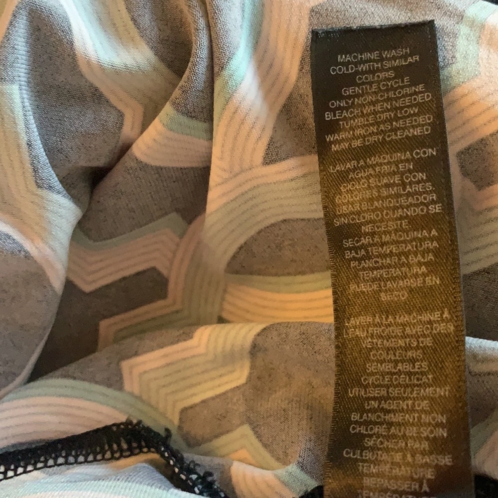 WHBM Tunic - Picture 9 of 9